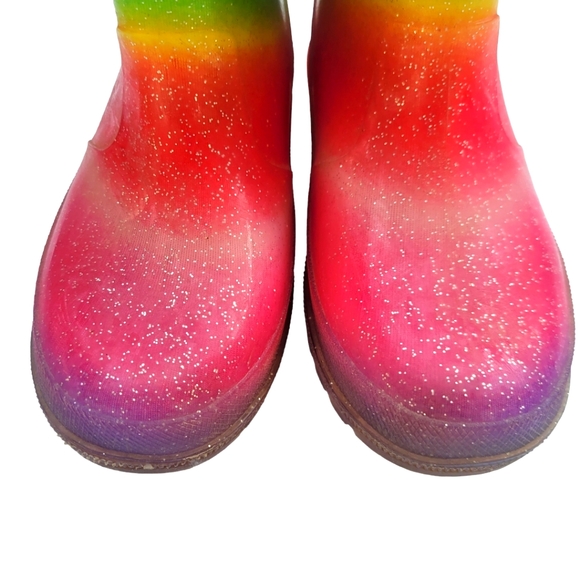 Olive & Eddie Rainbow Rain Boots 🌈 size 13 - Picture 2 of 12